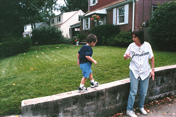 00-09-24a, 26, Mikey and Linda in Drive Way, NJ