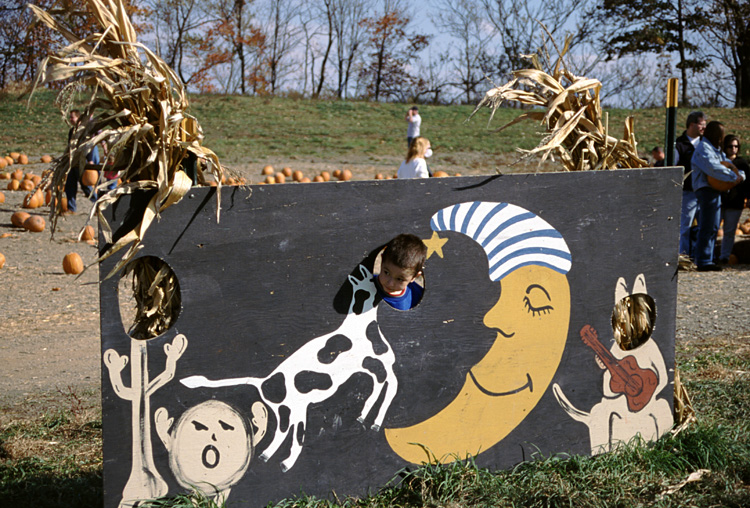 01-10-20, 14, Mikey and Pumkins, Pumkin Picking Farm, NJ