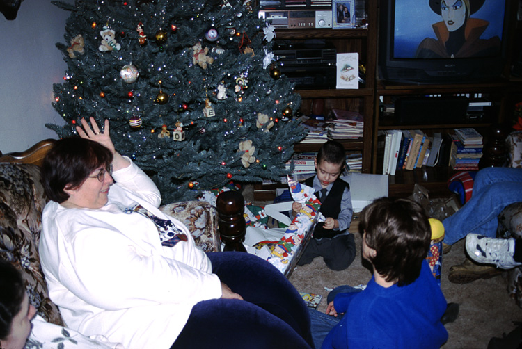 01-12-25, 11, Christmas, Janice, Mikey and Linda, SB, NJ