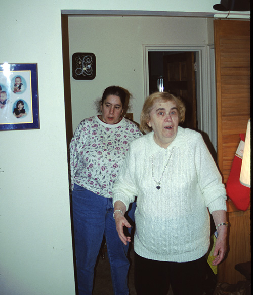 01-12-25, 27, Christmas, &cy and Grandma, Saddle Brook, NJ