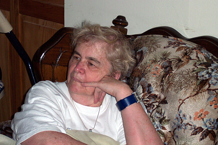 03-07-04, 04, Grandma, 4th of July Barbecue, SB, NJ