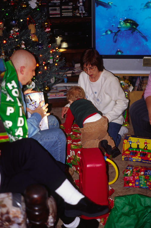 04-12-25, 10, Michael Linda and Connor, Christmas, Saddle Brook NJ
