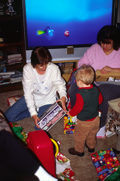 04-12-25, 14, Linda, Connor and Lisa, Christmas, Saddle Brook NJ