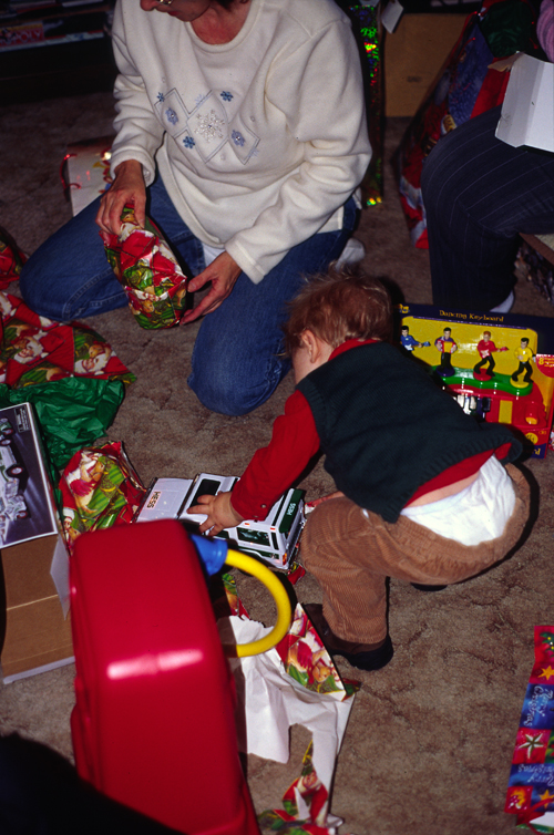 04-12-25, 16, Linda and Connor, Christmas, Saddle Brook NJ