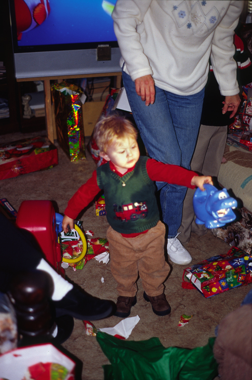 04-12-25, 19, Connor, Christmas, Saddle Brook NJ