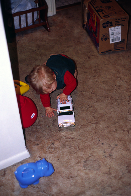 04-12-25, 20, Connor, Christmas, Saddle Brook NJ