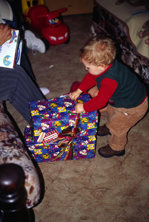 04-12-25, 24, Connor, Christmas, Saddle Brook NJ