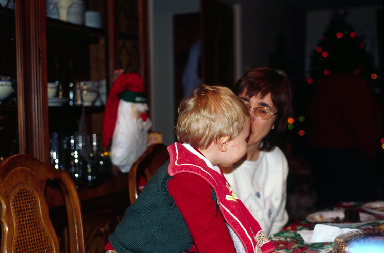04-12-25, 40, Connor and Linda, Christmas, Saddle Brook NJ