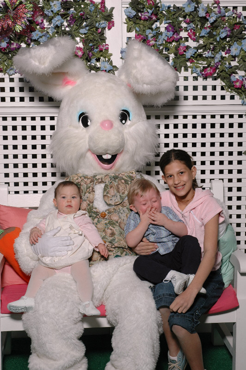 05-03-26, 01, Kaitlyn, Connor and Andrea with the Easter Bunny