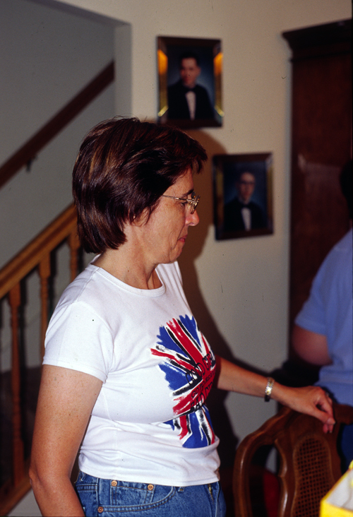05-09-18, 11, Linda over seeing, Mikey's Birthday