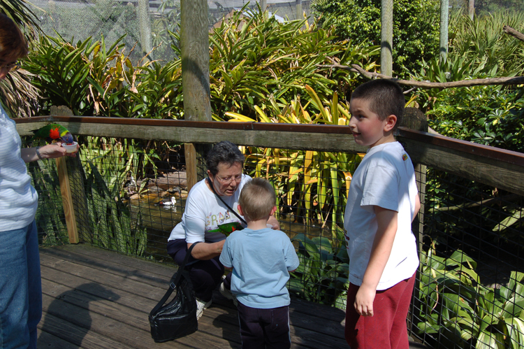 06-03-01, 40, Mikey, Connor, Linda, Sue,  Brevard Zoo, Fl