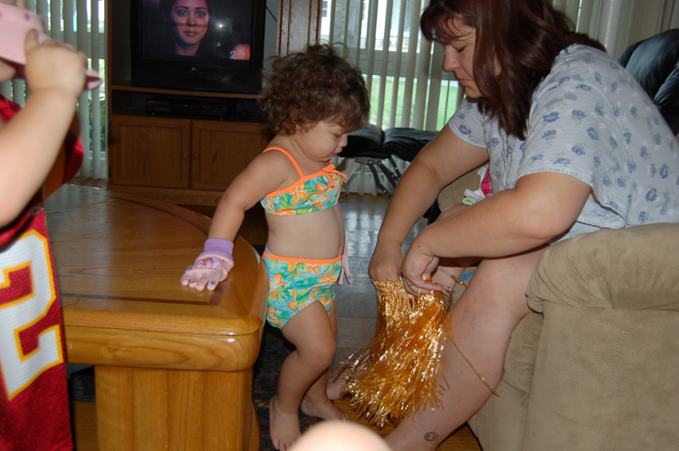 06-06-17, 077, Kaitlyn, Lisa,  Fla