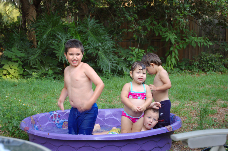 06-06-17, 120, Kids In Pool,  Fla
