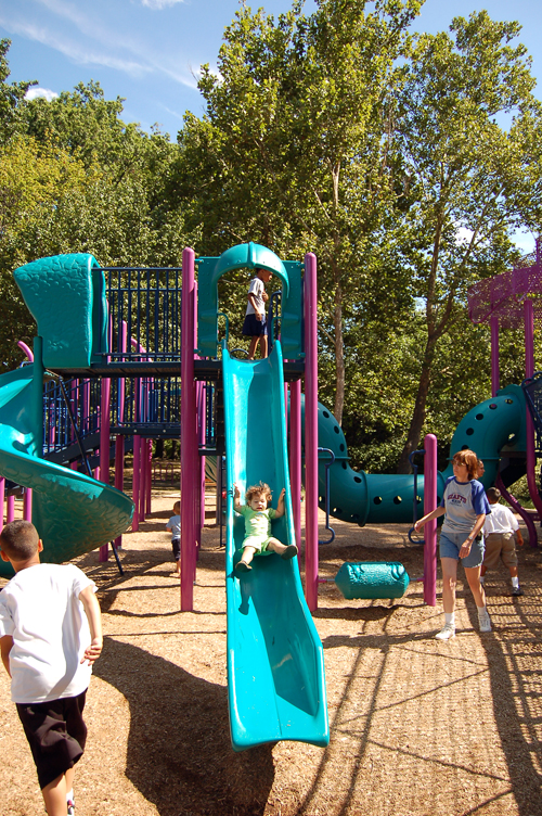 06-08-11, 028, Connor, Kaitlyn and Linda at the Saddle Brook Park