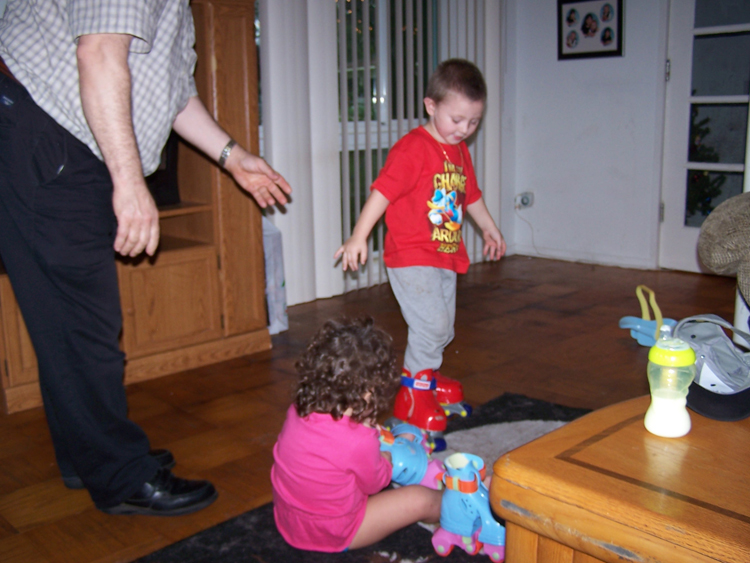06-12-25, 013, Mike, Kaitlyn and Connor, Christmas, Maitland, FL