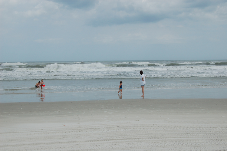 07-02-25, 004, Mikey, Connor, Kaitlyn and Linda, New Smyrna Beach, FL
