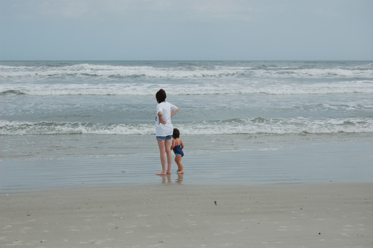 07-02-25, 005, Linda and Kaitlyn, New Smyrna Beach, FL