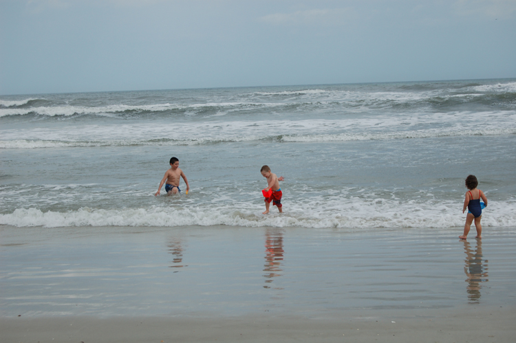 07-02-25, 006, Mikey, Connor and Kaitlyn, New Smyrna Beach, FL