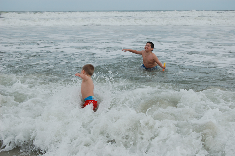 07-02-25, 017, Connor and Mikey, New Smyrna Beach, FL