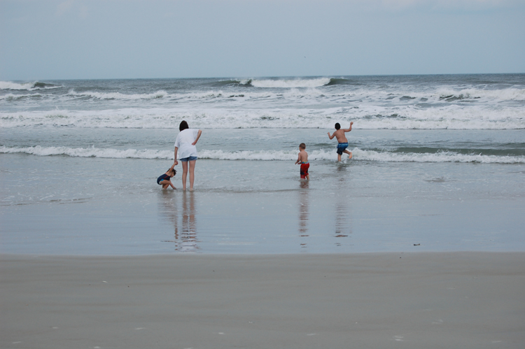 07-02-25, 027, Kaitlyn, Linda, Connor and Mikey, New Smyrna Beach, FL