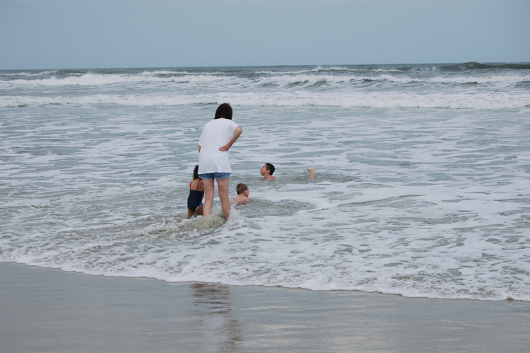 07-02-25, 028, Kaitlyn, Linda, Connor and Mikey, New Smyrna Beach, FL