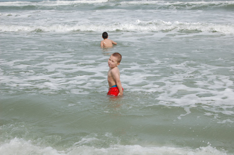 07-02-25, 037, Mikey and Connor, New Smyrna Beach, FL