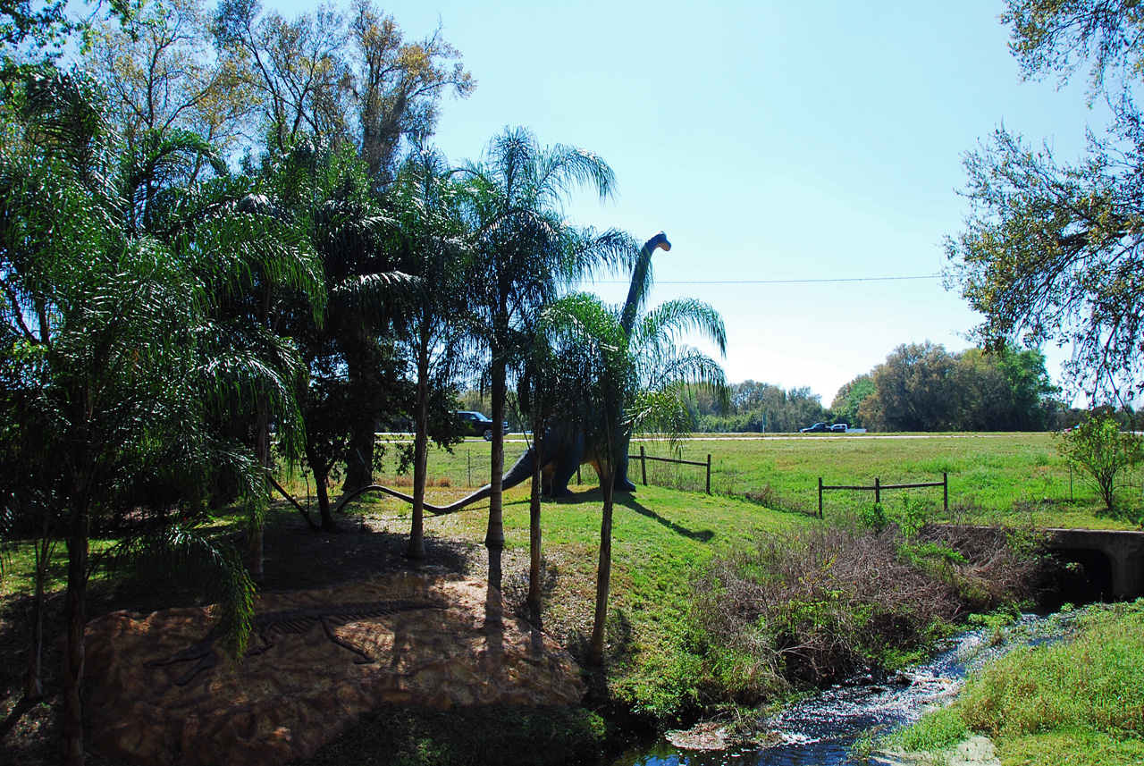 08-03-02, 002,  Dinosuar World, Fla