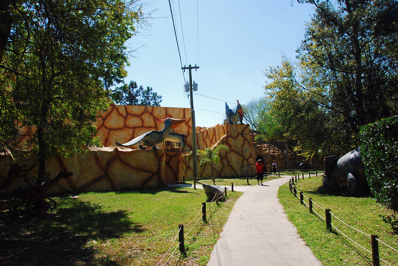 08-03-02, 015,  Dinosuar World, Fla