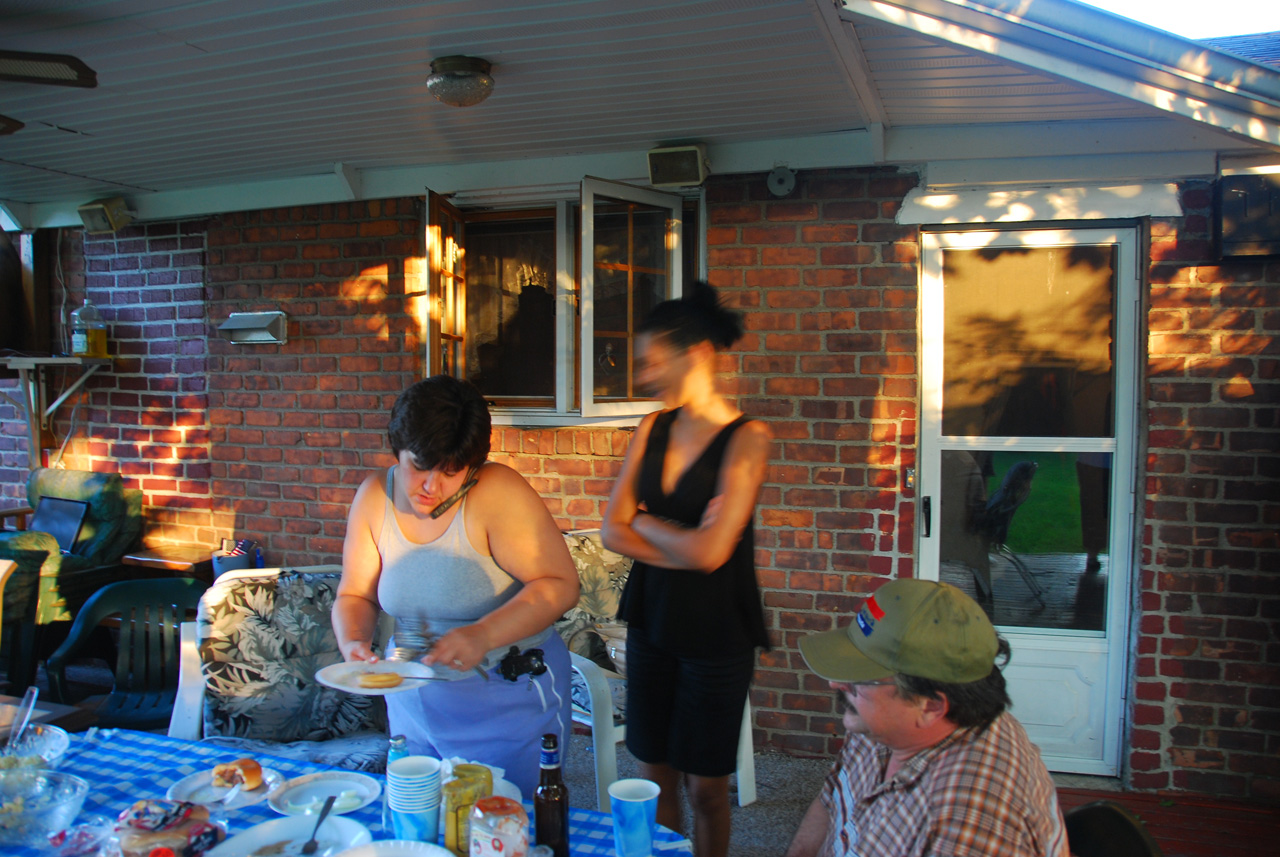 08-06-21, 011, Lisa, Andrea, and Mike, Taggart Way House