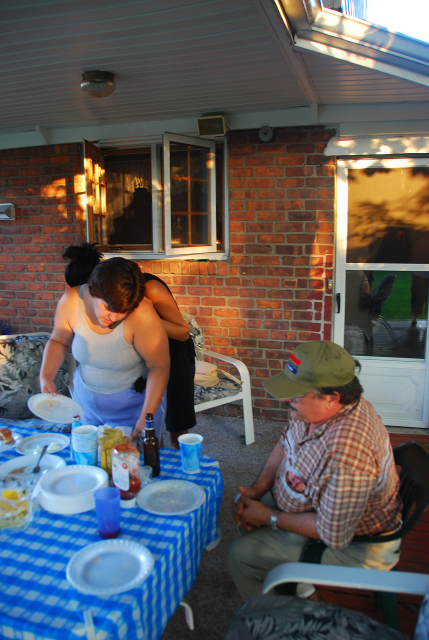 08-06-21, 013, Lisa, Andrea, and Mike, Taggart Way House