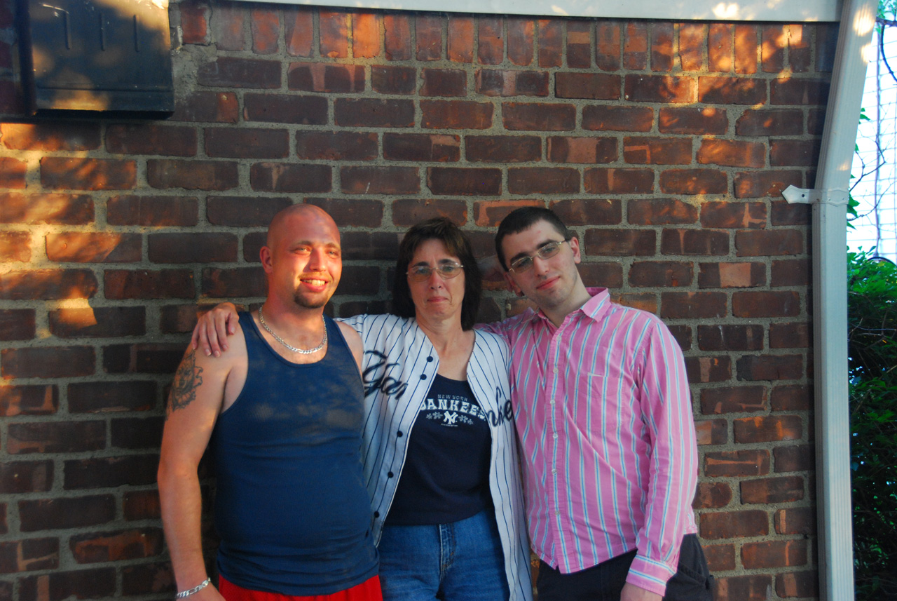 08-06-21, 014, Michael, Linda, and Brian, Taggart Way House