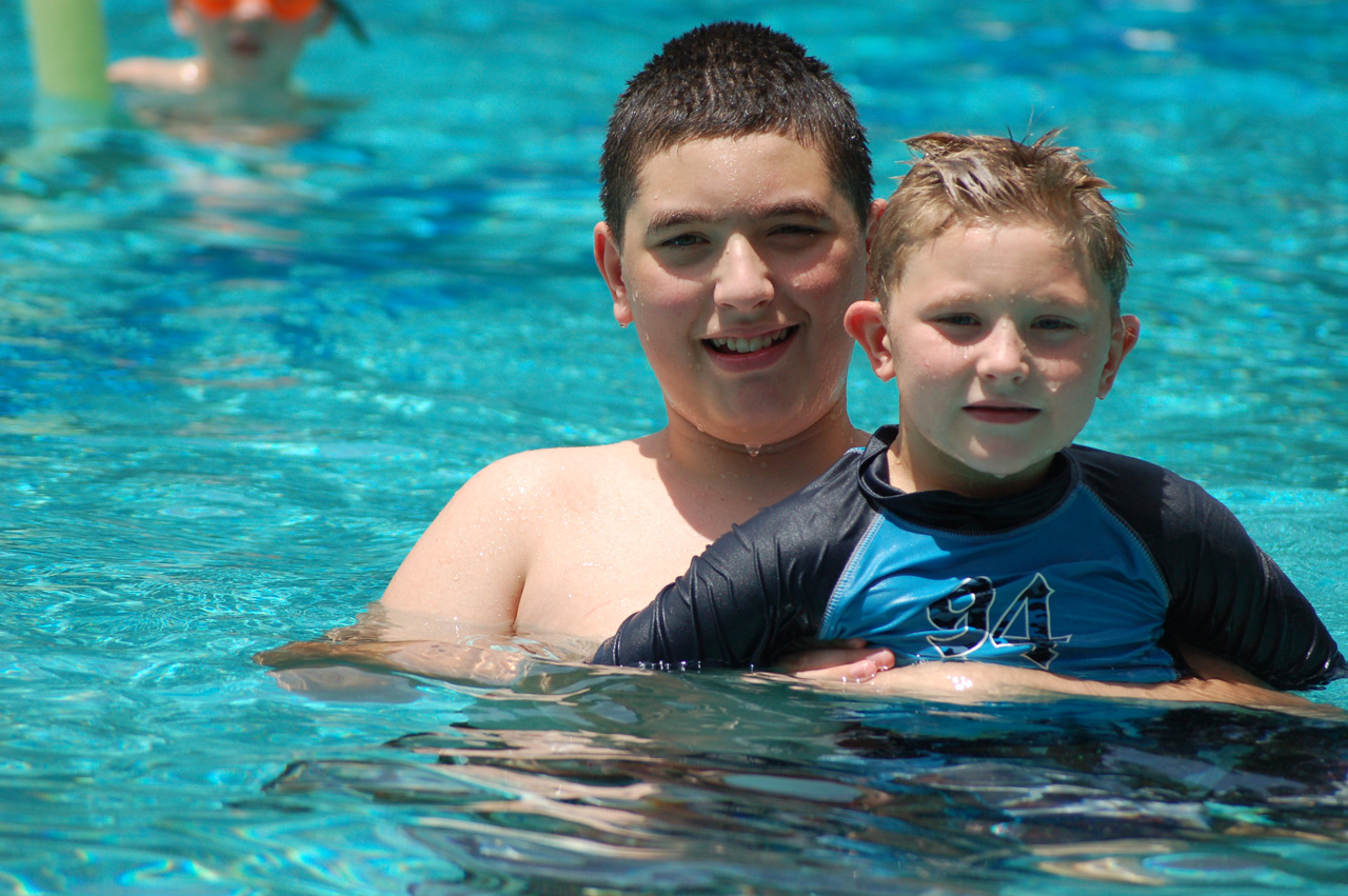 2010-08-13, 037, Mikey and Connor, Florida