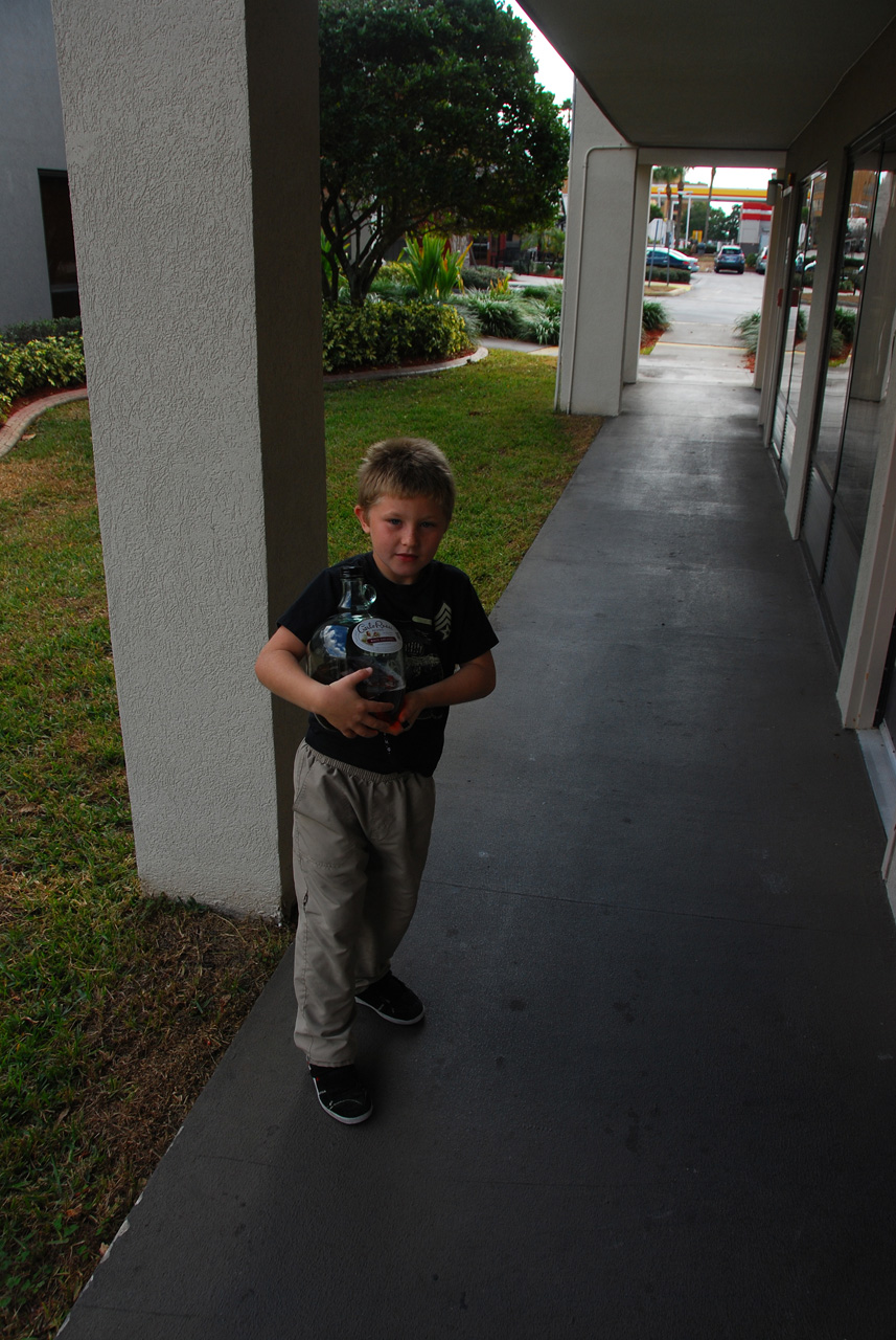2011-01-01, 002, Connor with his wine, Florida
