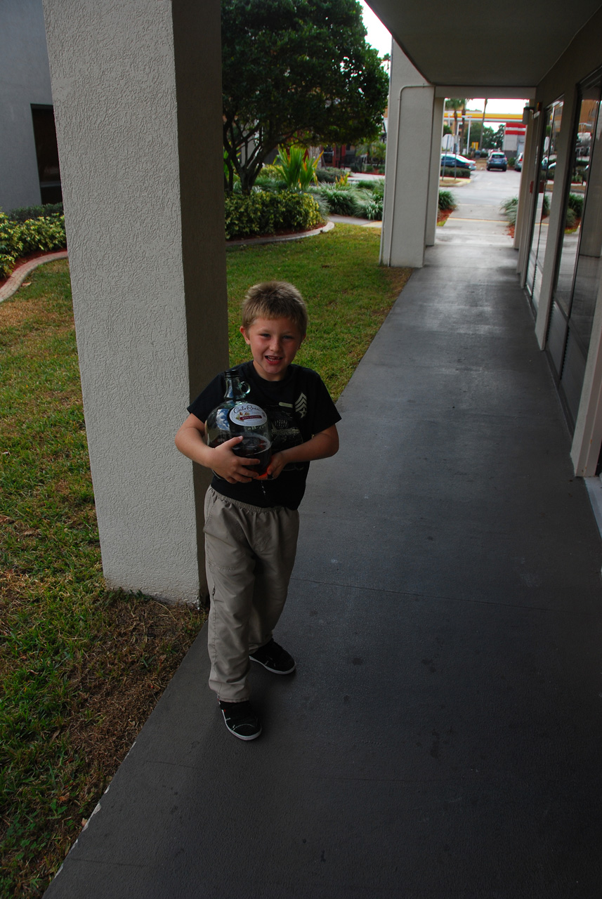 2011-01-01, 003, Connor with his wine, Florida