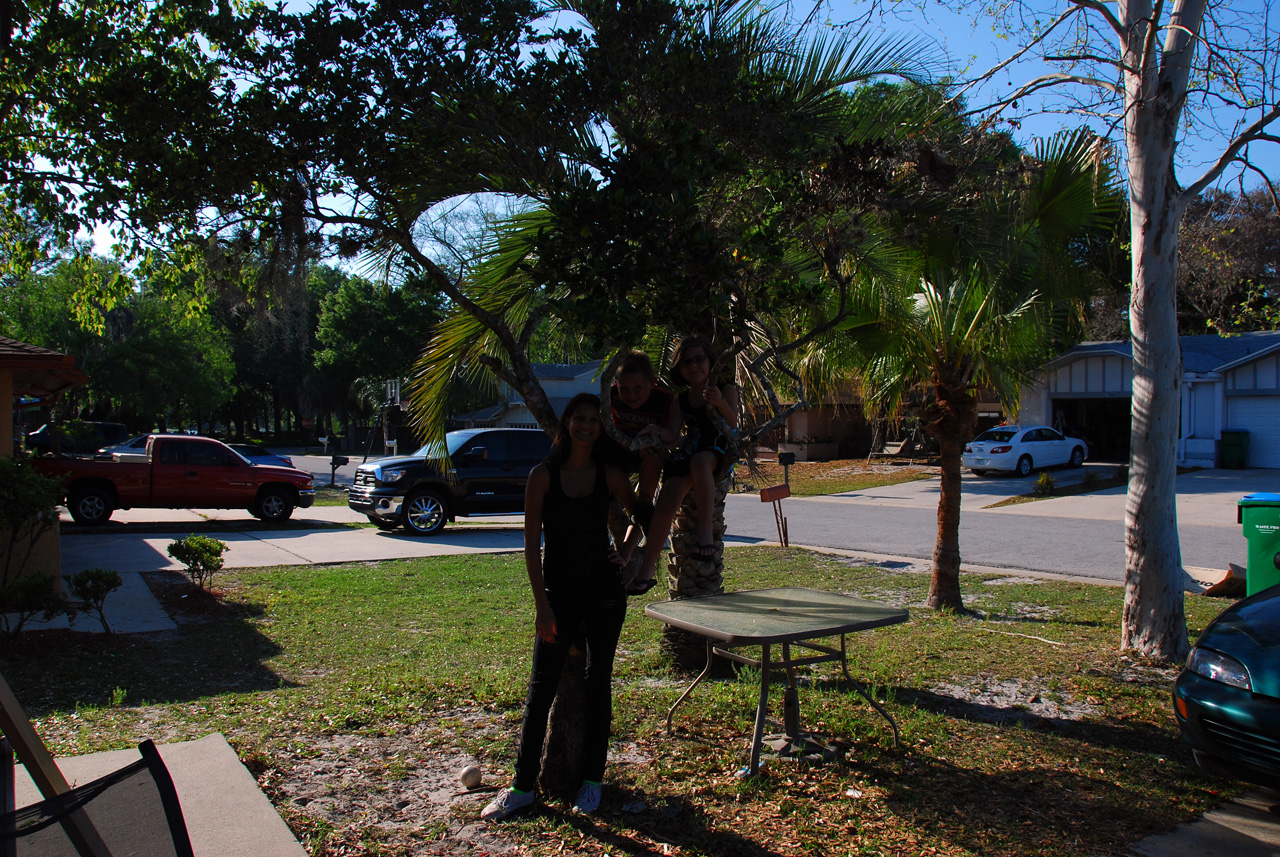 2011-03-25, 060, Andrea, Connor and Katie, Florida