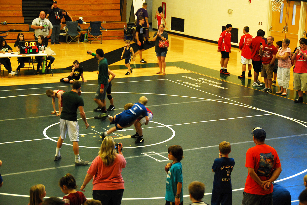 2013-12-08, 015, Connor's first Wrestling Match
