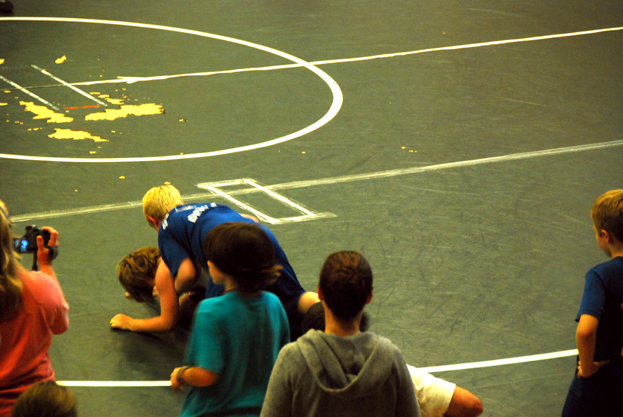 2013-12-08, 021, Connor's first Wrestling Match