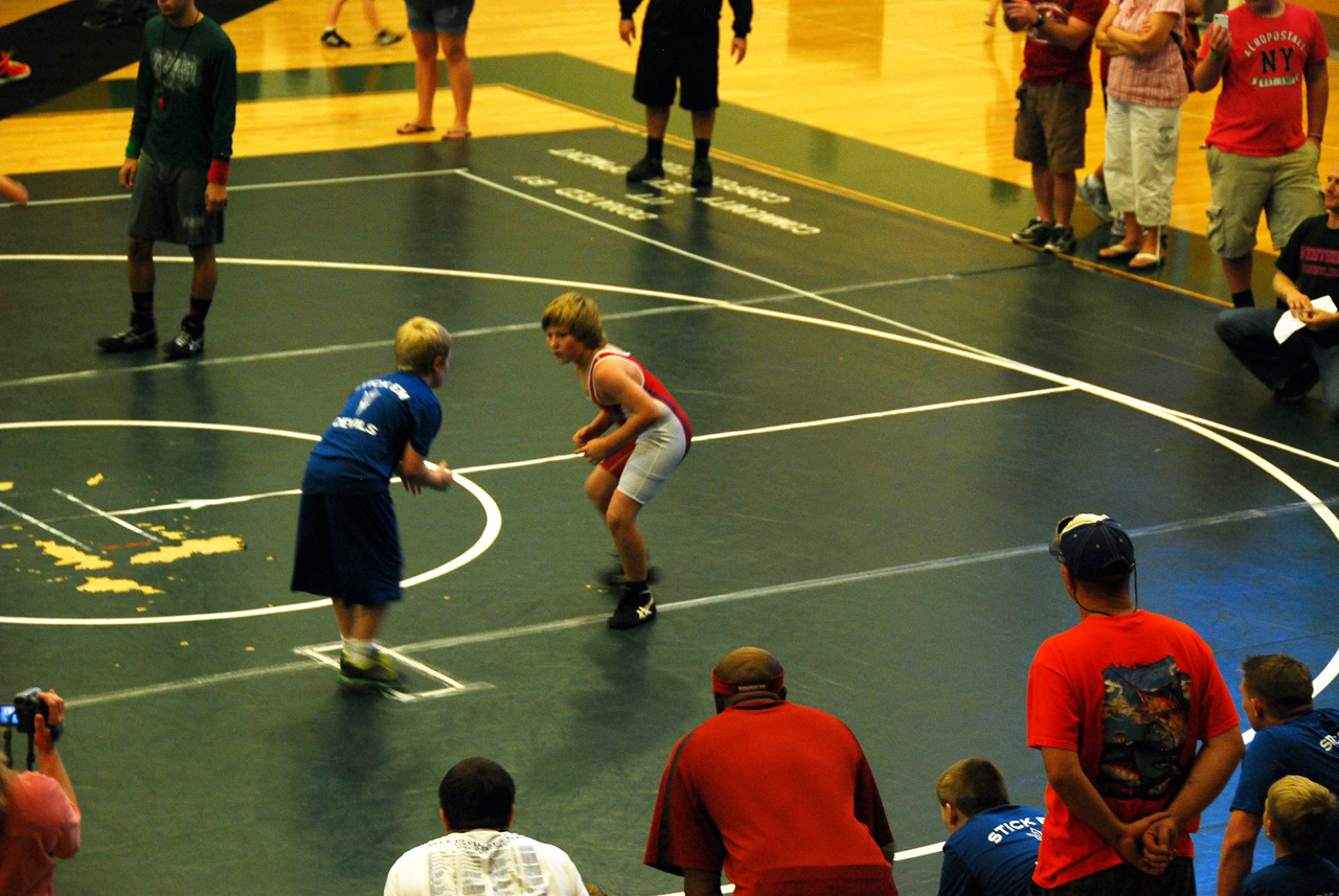 2013-12-08, 023, Connor's first Wrestling Match