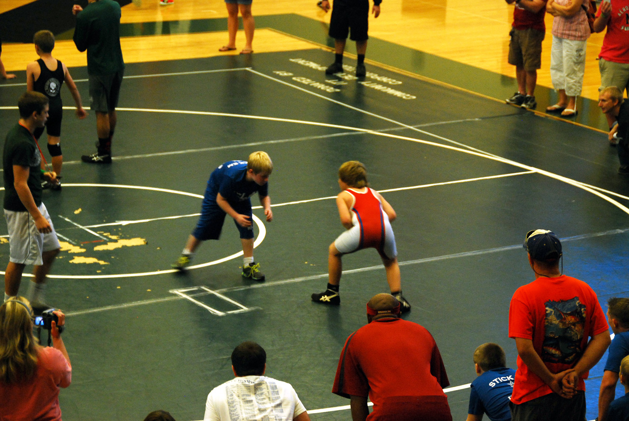 2013-12-08, 024, Connor's first Wrestling Match