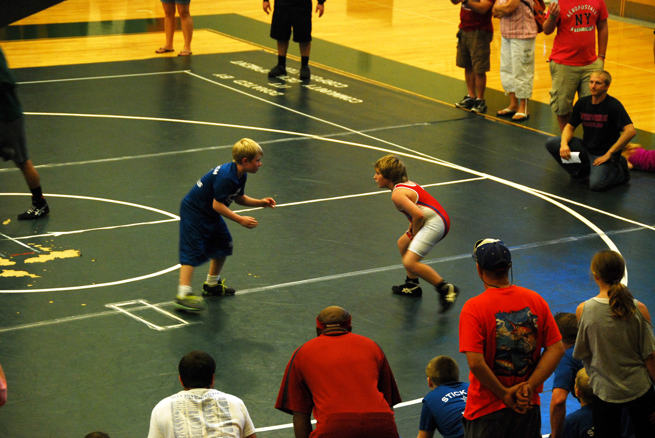 2013-12-08, 025, Connor's first Wrestling Match