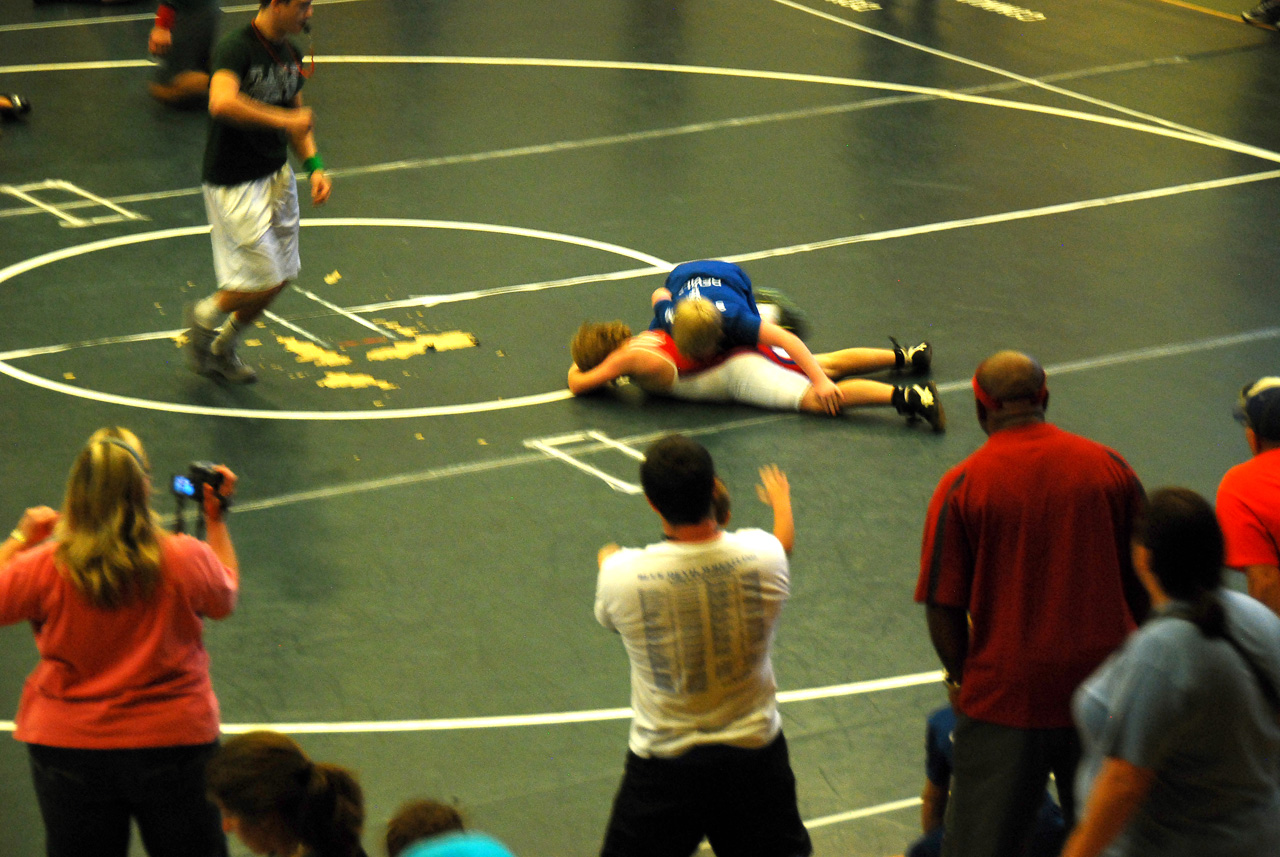 2013-12-08, 028, Connor's first Wrestling Match