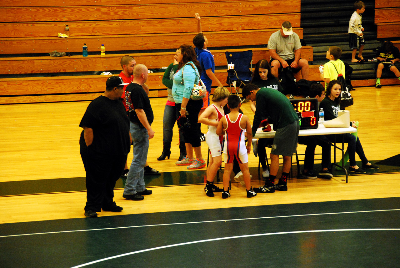 2013-12-08, 041, Connor's first Wrestling Match