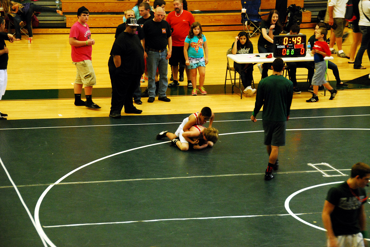 2013-12-08, 042, Connor's first Wrestling Match