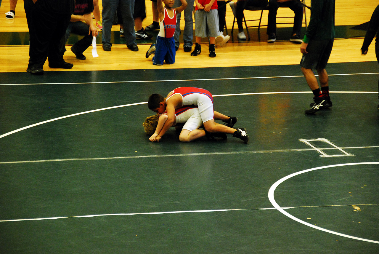 2013-12-08, 045, Connor's first Wrestling Match