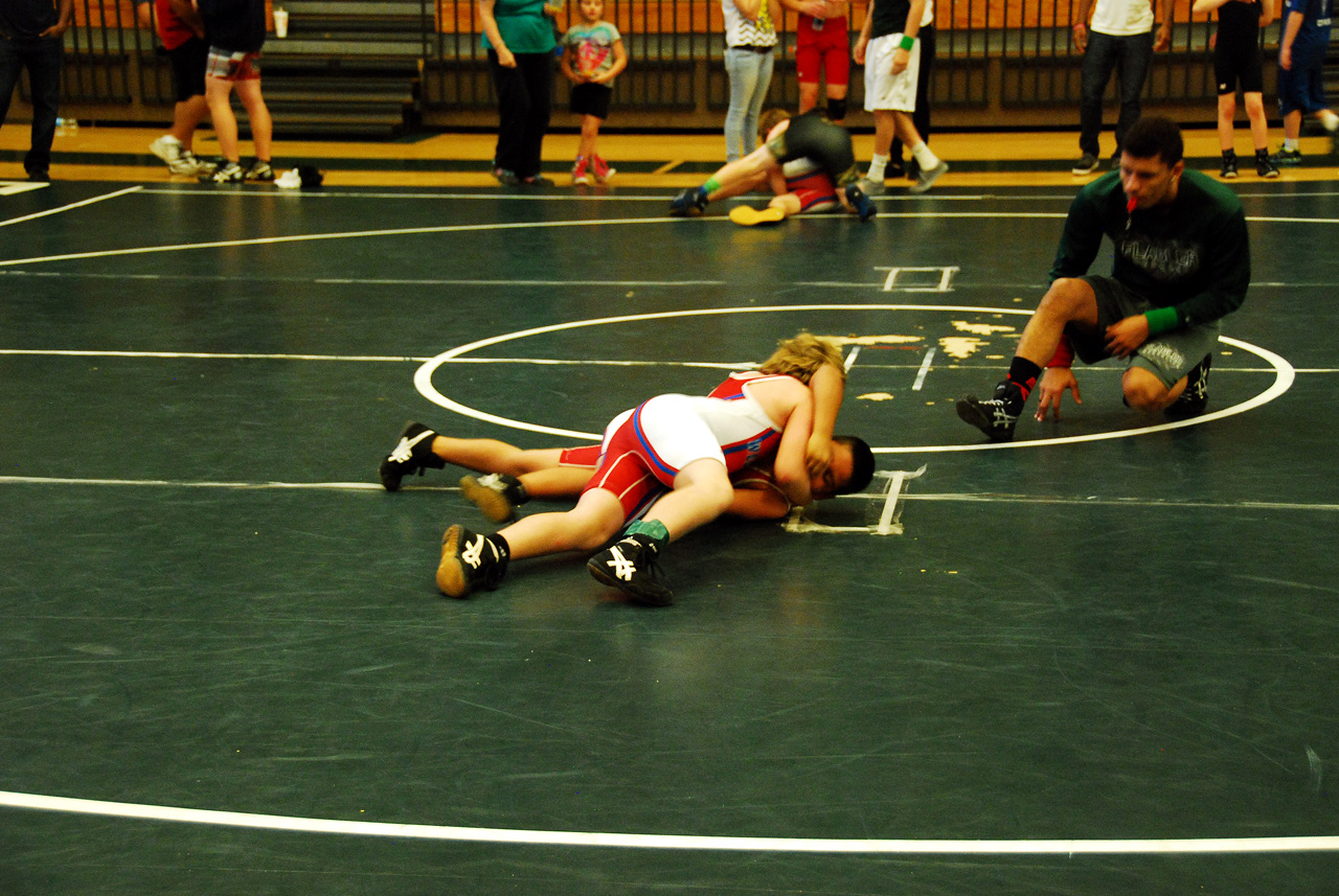 2013-12-08, 053, Connor's first Wrestling Match