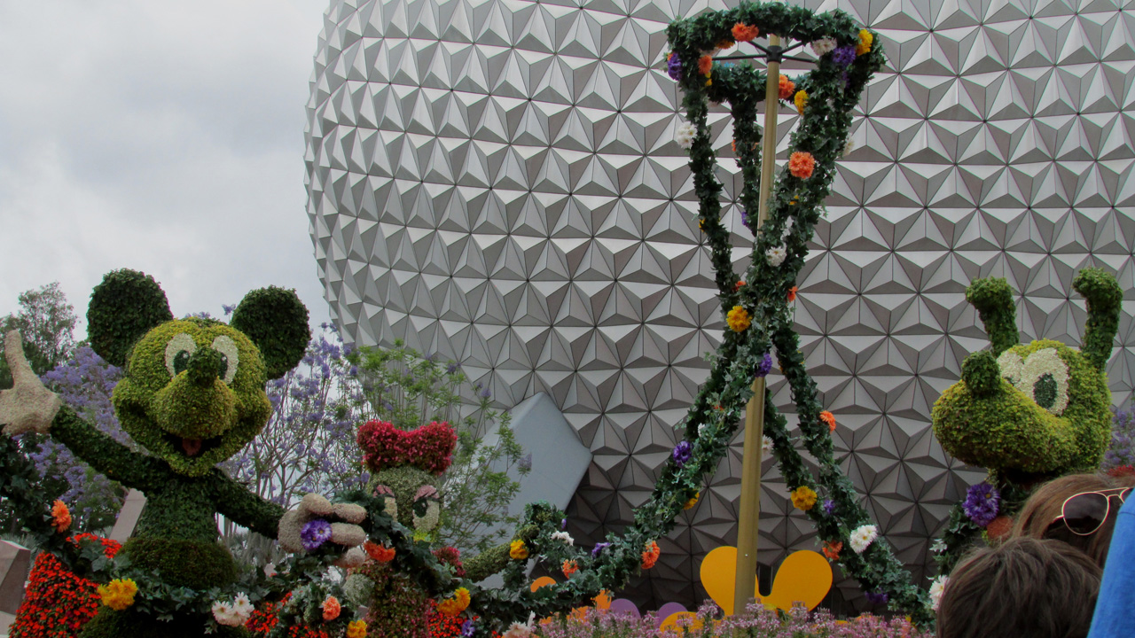 2017-05-23, 002, Epcot, Janice and Linda