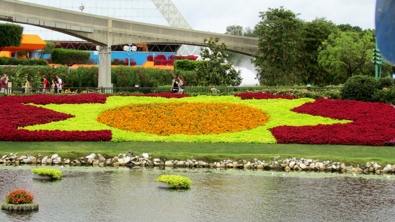 2017-05-23, 012, Epcot, Janice and Linda