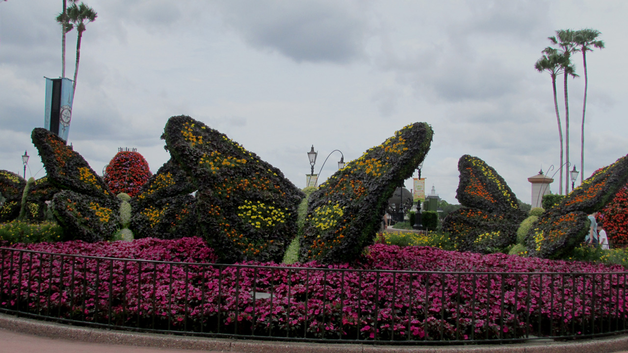 2017-05-23, 014, Epcot, Janice and Linda