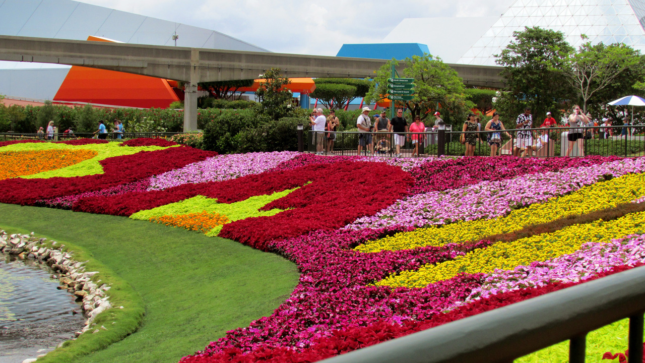 2017-05-23, 045, Epcot, Janice and Linda